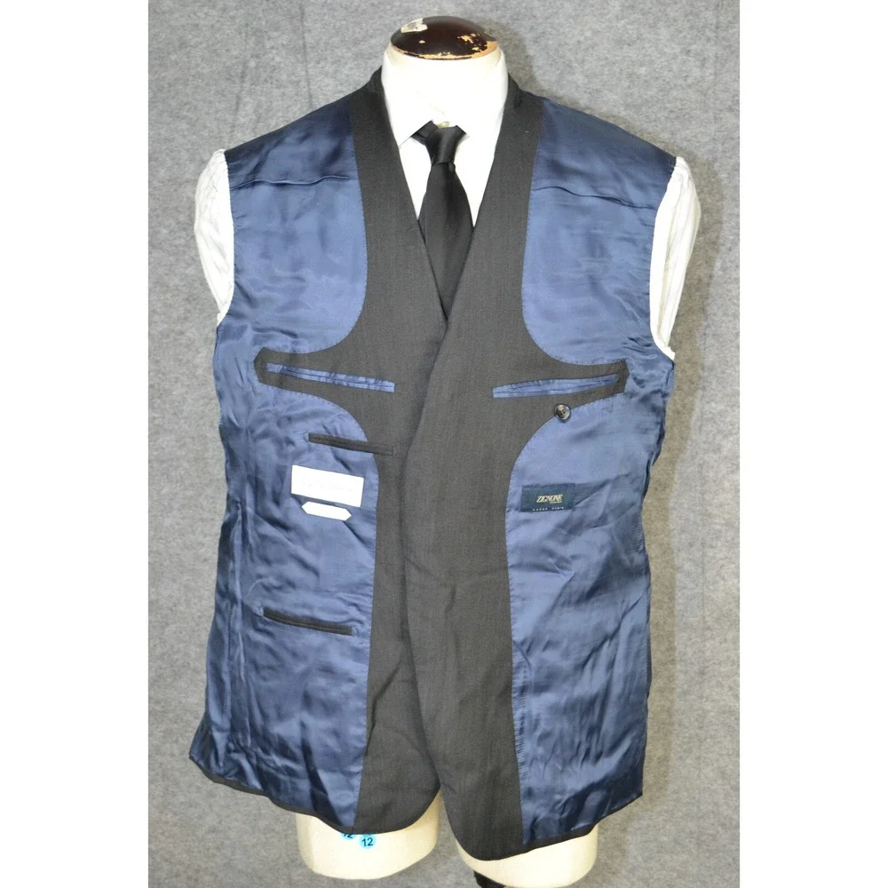 Suitsupply please look